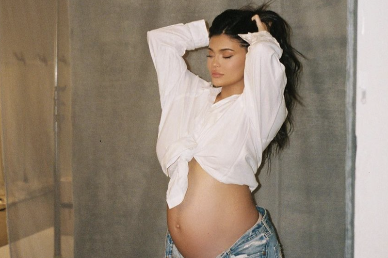 (FOTO) Kylie Jenner in Travis Scott sta se razveselila drugega otroka in ne boste verjeli, na kakšen lep datum! (foto: IG: @kyliejenner)