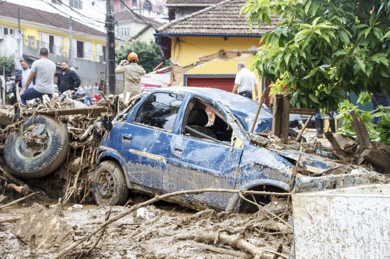 Brazilski Petropolis si še ni opomogel od poplav, a mu že grozi novo deževje (foto: profimedia)