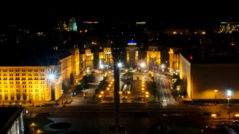 Nemirna  noč v Ukrajini, v Kijevu odjeknili dve glasni eksploziji