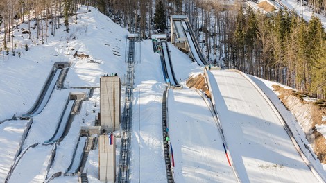 Finale skakalne sezone v Planici spet z gledalci