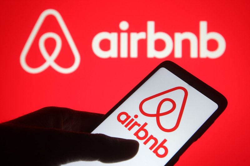 Vse več najemov Airbnb nočitev v Ukrajini - pa ne za bivanje, temveč v znak podpore! (foto: Profimedia)