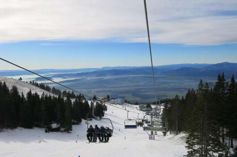 To je najboljše slovensko smučišče v 2021 (že šesto leto na vrhu) (foto: STA)