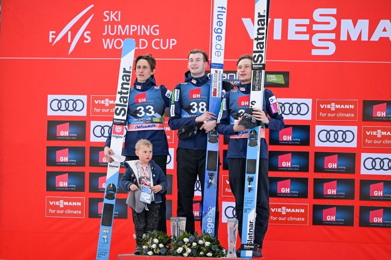 Planica končno kot jo poznamo! Navijači, veselje, sreča, odlični poleti naših orlov... (foto: Profimedia)