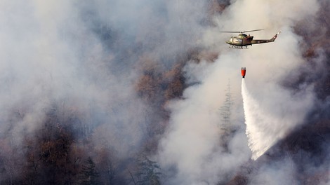 Obsežen požar nad Potočami se je še razširil: bodo evakuirali prebivalce?