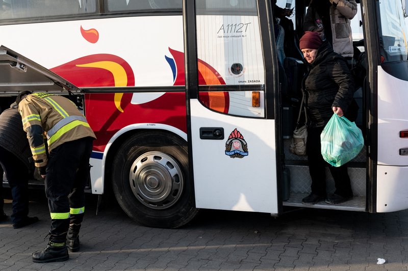 Neverjetno, kaj je neznanec z javnim avtobusom poskušal prepeljati v Slovenijo (foto: Profimedia)