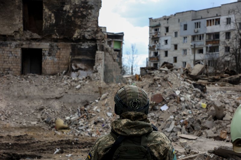 Ruski napad na Kijev: več stanovalcev bloka je še vedno ujetih pod ruševinami (foto: Profimedia)