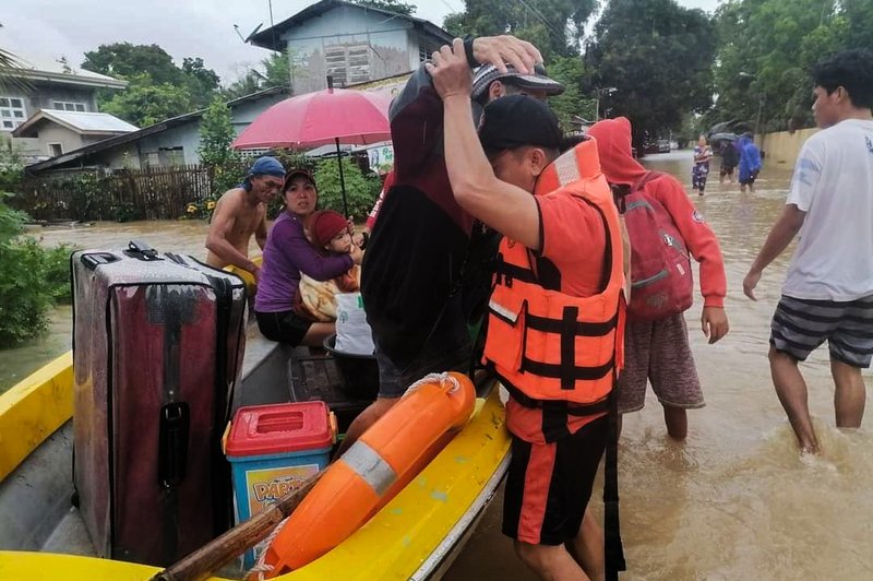 Nove podrobnosti o poplavah na Filipinih: število smrtnih žrtev narašča (foto: Profimedia)