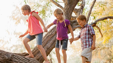 Lepa gesta: okoli Slovenije za pomoč socialno ogroženim otrokom