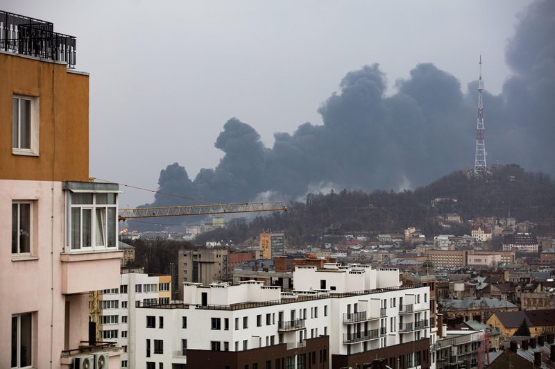 Več ruskih raket zadelo Ukrajino, prebivalci ostajajo v zakloniščih (foto: Profimedia)