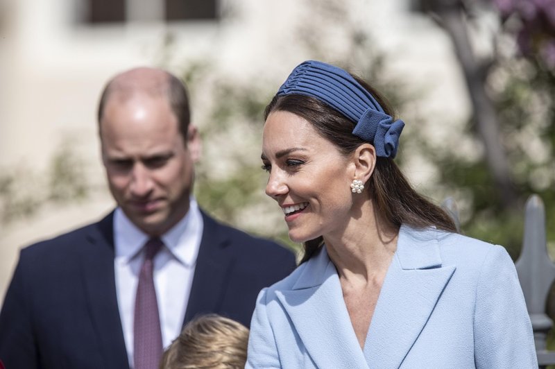 Prikupne fotografije: Sta bili Kate Middleton in princesa Charlotte namenoma usklajeno oblečeni? (foto: Profimedia)