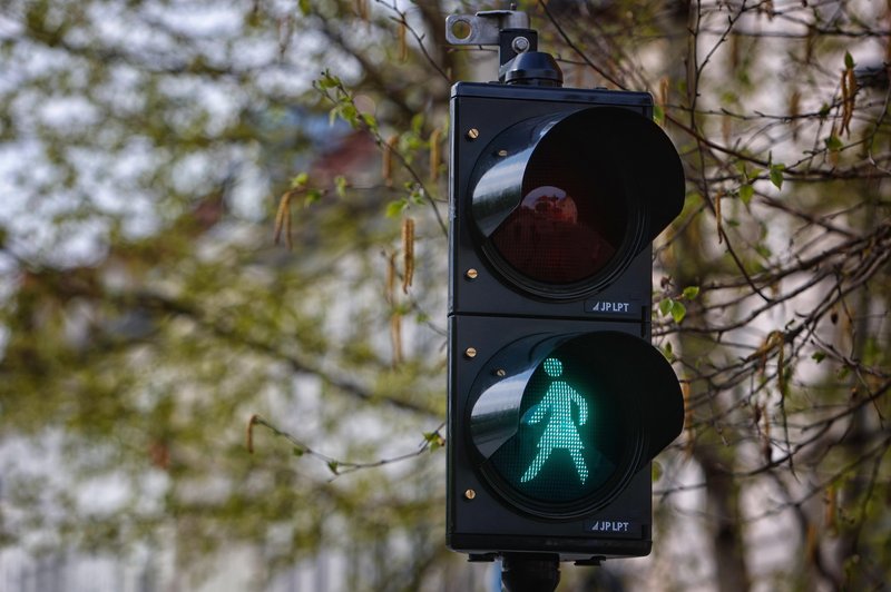 Na vidiku revolucija glede prečkanje cest?! Ljudje osupli zaradi zares bizarnega predloga (foto: Bobo)