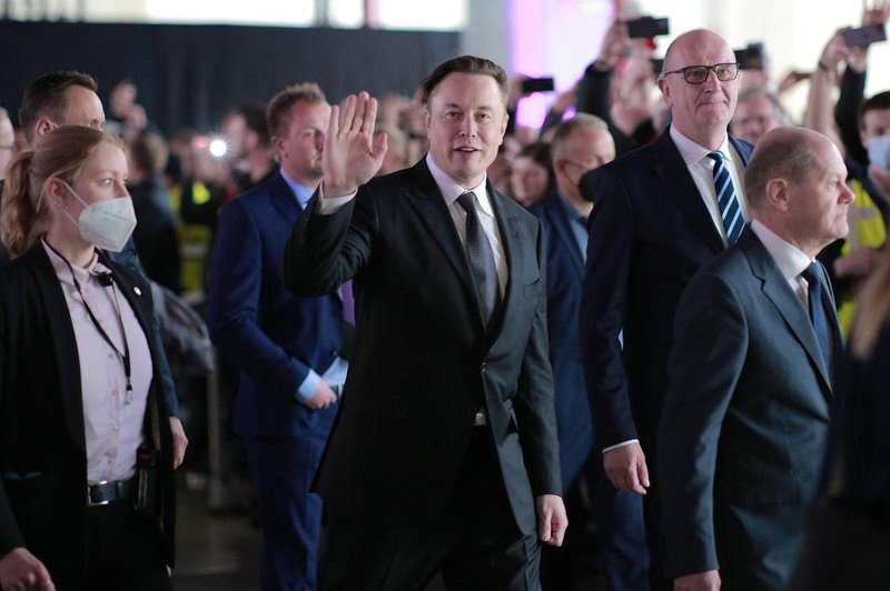 Za TA nakup je Elon Musk odštel kar 44 milijard (foto: Profimedia)