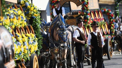 Nepredstavljivo: objavili navodila, kako naj se na Oktoberfestu obnašajo pripadniki LGBTQ+ skupnosti