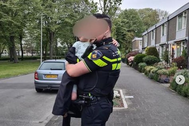 Najprej je prišel klic o bosonogem 4-letnem dečku v pižami, potem pa še poziv o zapuščenem vozilu (foto: Politie Basisteam Utrecht)