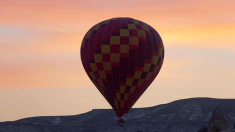 Balonarska nesreča v Prekmurju! Pojavil se je posnetek strmoglavljenja