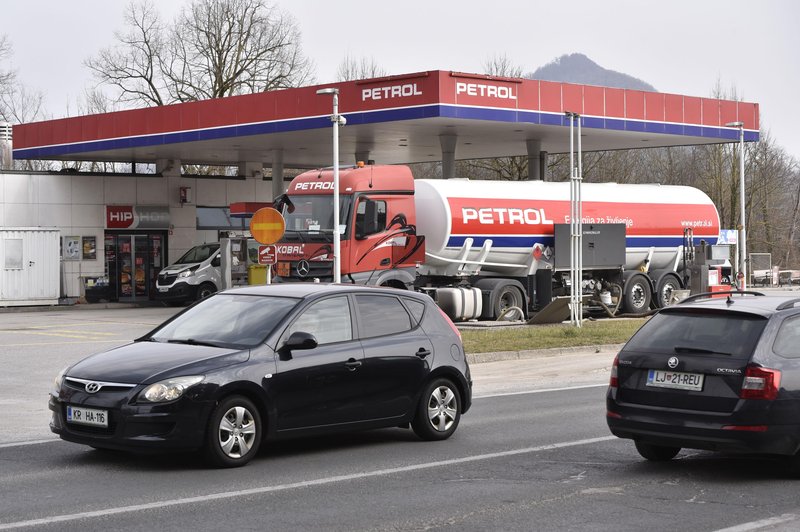 SLABE NOVICE: bencin je ponovno občutno dražji. Kako visoka je tokratna podražitev? (foto: Bobo)