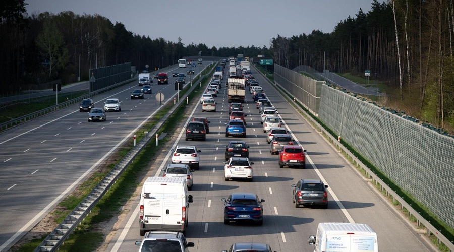 Kaj se dogaja na naših cestah? (foto: Profimedia)