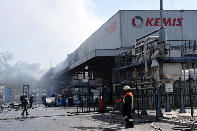 V Sloveniji skoraj 20 večjih požarov: kateri je povzročil največjo škodo? (foto: Bobo)