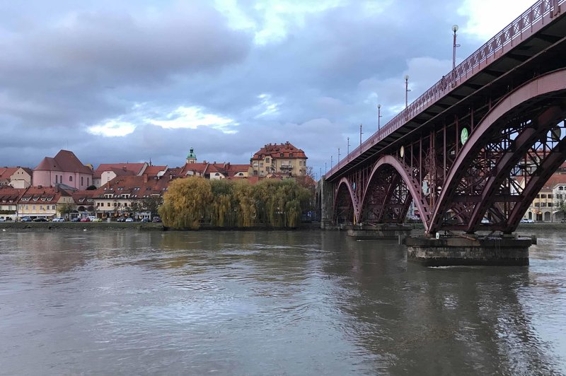 Mariborčani v skrbeh, občina se je odločila za nove podražitve (foto: Bobo)