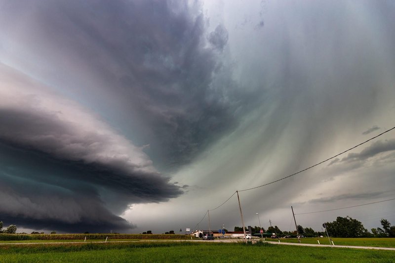 Meteorološka napoved: kako močno nas mora skrbeti, da neurje in toča na vrata potrkata že ta konec tedna? (foto: Vreme 24/7)