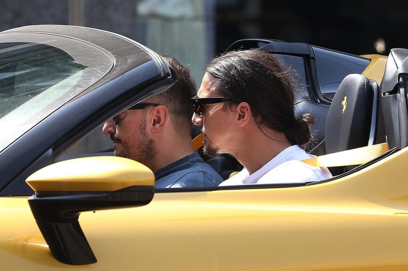 Zlatan Ibrahimović si je za 40. rojstni dan kupil zlat ferrari (ob njegovi ceni se vam bo zvrtelo) (foto: Profimedia)