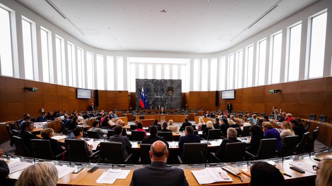 Znan je datum referendumskega trojčka