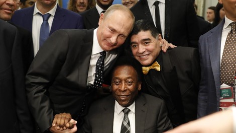 Pele z ganljivim zapisom pozval Putina k zaustavitvi vojne