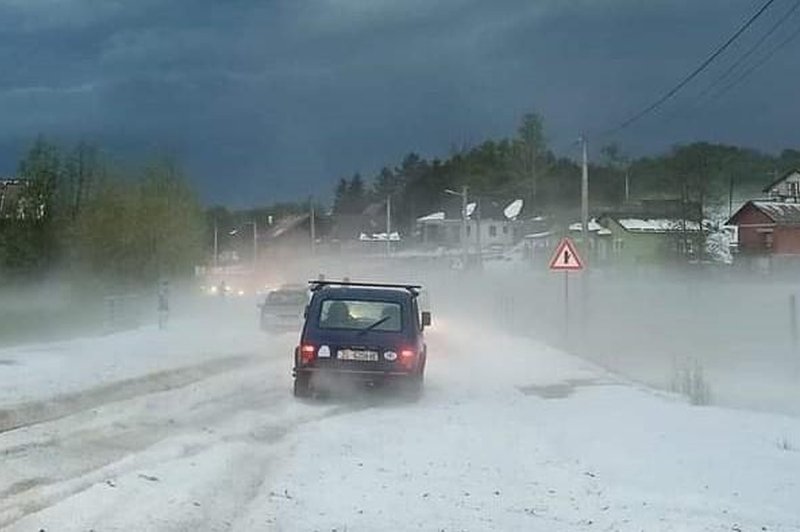 (VIDEO) Tudi nad Hrvaško so se razbesnele krute nevihte s točo! (foto: Marko Milić/Twitter)