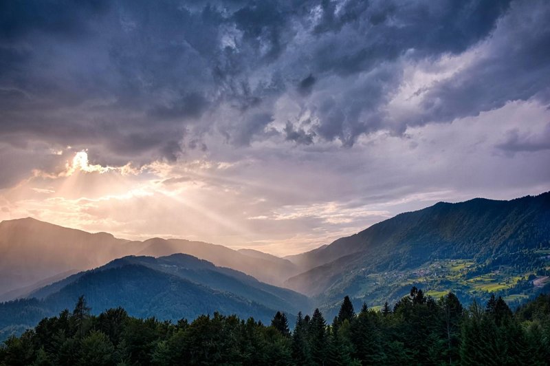 Temperature, ki jih beležimo v začetku junija so nevarno nenavadne! Pričakujemo lahko vremenske ekstreme (foto: Profimedia)