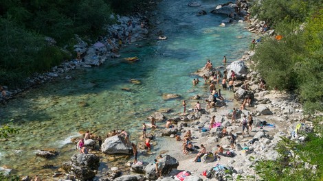 Razočaranje za Slovence: naša voda vendarle ni tako idealna za kopanje