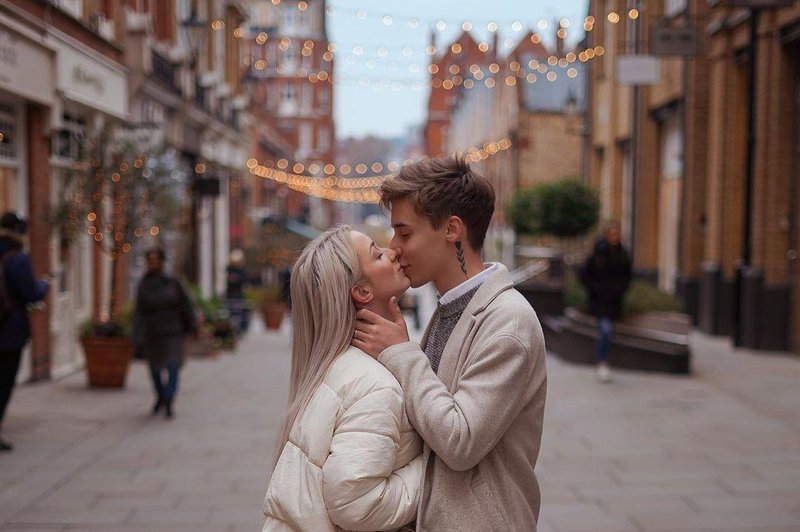 Član BQL ne more skriti navdušenja nad svojo ženo (foto: Instagram/anejpiletic.production)