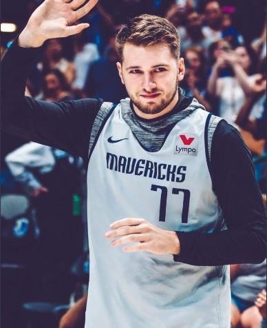 Luka Dončić prispeval denar za osnovno šolo: "Hvala Luka, imamo te radi in veseli bomo tvojega obiska." (foto: Twitter/Micky Babz)