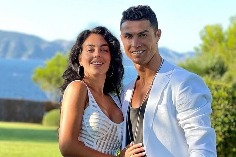 Ronaldo in njegova izbranka raznežila z novimi družinskimi fotografijami (foto: Instagram/Georgina Rodriguez)