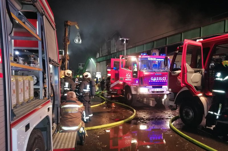 ŽALOSTNO: pred roparji niso varni niti slovenski gasilci, kaj so jim ukradli? (foto: Facebook/PGD Pekre)