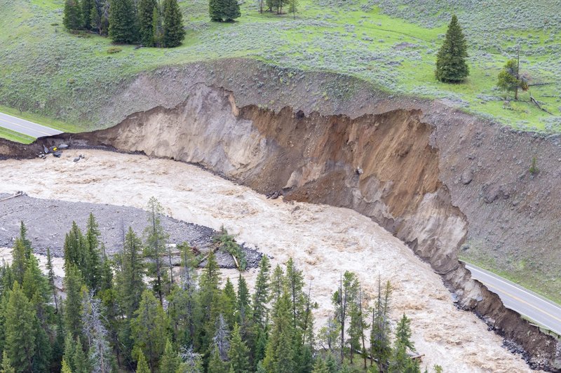 Iz dneva v dan nevarnejše razmere: nacionalni park pod vodo (foto: Twitter/US Storm Watch)