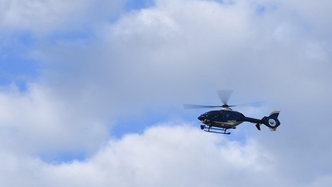 Helikopter znova pristaja pred mariborskim UKC: kje je pristajal prej?