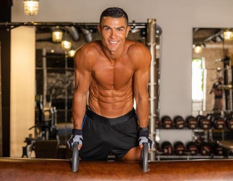 Kdo bi si mislil, da bomo Ronalda videli v tej vlogi. Poglejte si njegov prvi Tik Tok video (foto: Instagram/Cristiano Ronaldo)