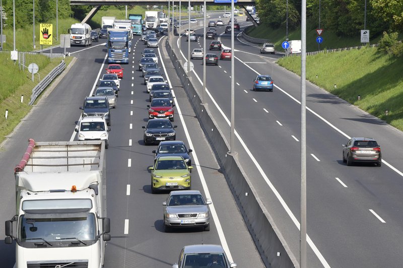 Že z julijem višja kilometrina za prevoz na delo, za koliko? (foto: Bobo)