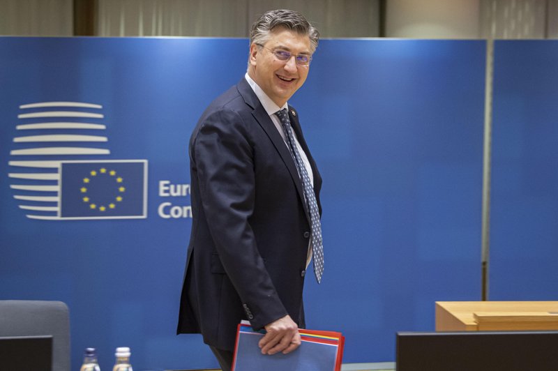 Dobrih 15 let za Slovenijo je tudi Hrvaška izpolnila EU kriterije (foto: Profimedia)