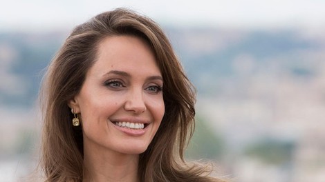 Angelina Jolie ujeta v objektiv med nakupovanjem v Zari