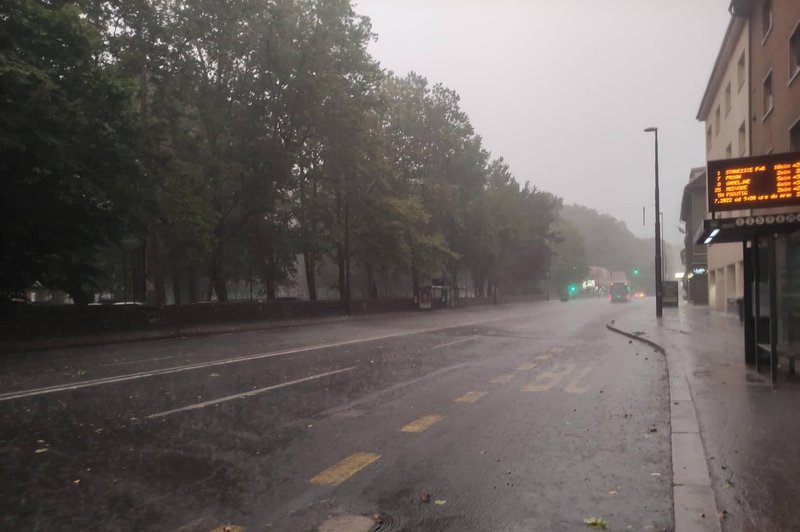 Državo znova zajeli močni nalivi, grozi tudi toča! (foto: Uredništvo)