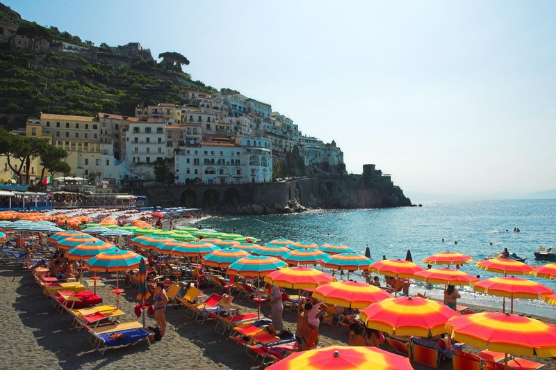 Na priljubljeni italijanski plaži prepovedali bikinije (foto: Profimedia)