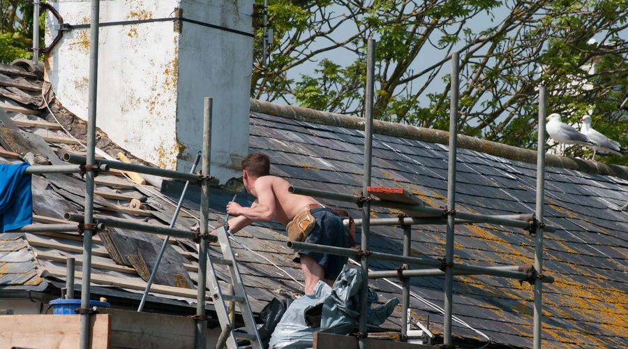 Lahko gradbeniki odklonijo delo, če so temperature previsoke? (foto: Profimedia)