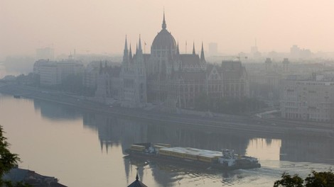 Rdeči alarm za Madžarsko, kaj se dogaja?