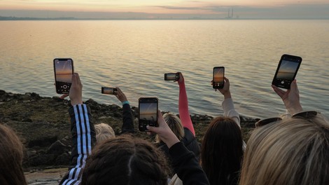 Kako zaščititi mobilni telefon na dopustu in kako ga lahko najdete, če ga izgubite ali vam ga ukradejo?