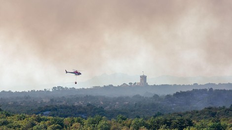 Požar na Krasu ujeli celo meteorološki sateliti