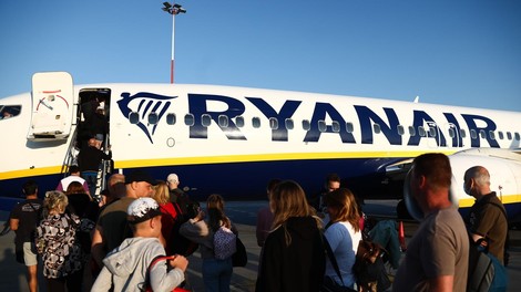 Ryanair potnici prepovedal vstop na letalo, razlog pa je neverjeten