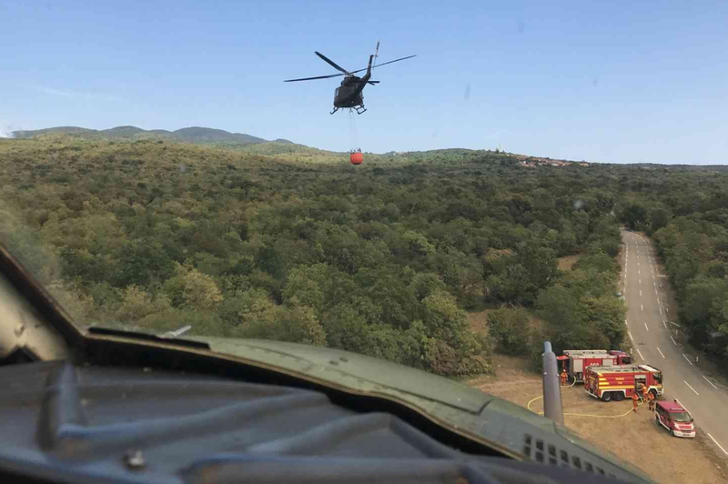 Požar na Krasu povsem pod nadzorom, a nevarnosti še ni konec (foto: Facebook/Slovenska vojska)