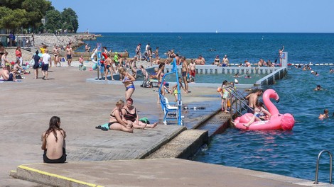 Pozivi dopustnikom na slovenski obali se vrstijo: prosimo, upoštevajte te ukrepe!