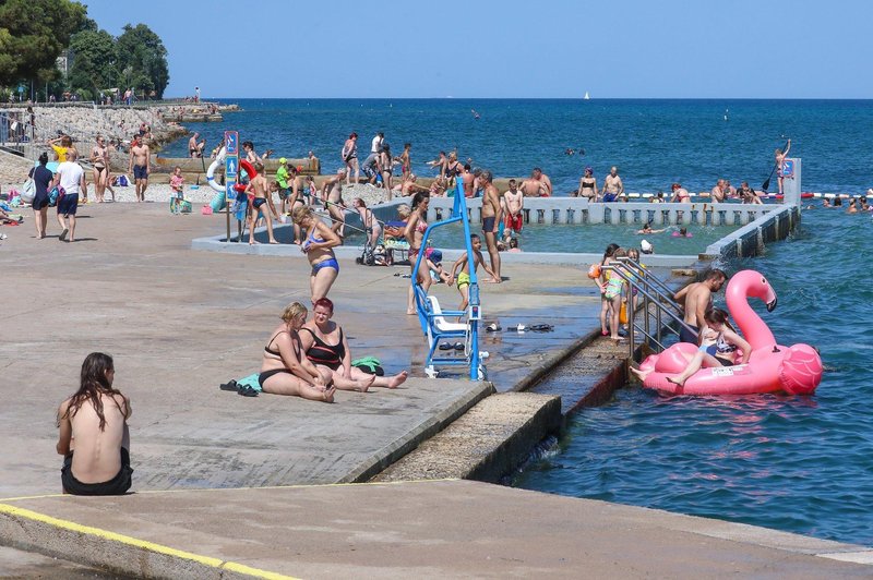 Pozivi dopustnikom na slovenski obali se vrstijo: prosimo, upoštevajte te ukrepe! (foto: Bobo)